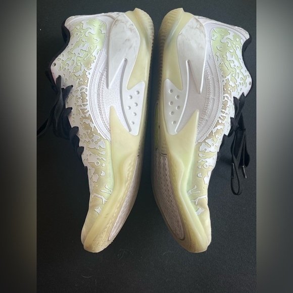 Glow in the Dark!!!  Nike Air Jordan Zion III - Picture 4 of 9